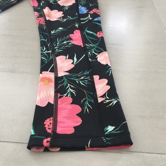 Kate Spade♠️ Blossom Studio Leggings Workout Pants - Picture 3 of 7